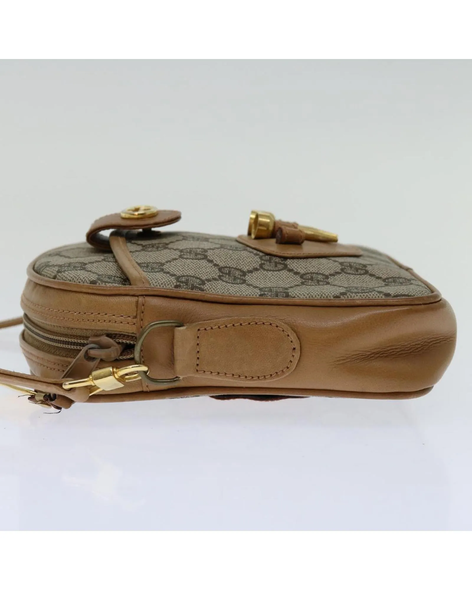 Beige GG Supreme Shoulder Bag with Shoulder Strap
