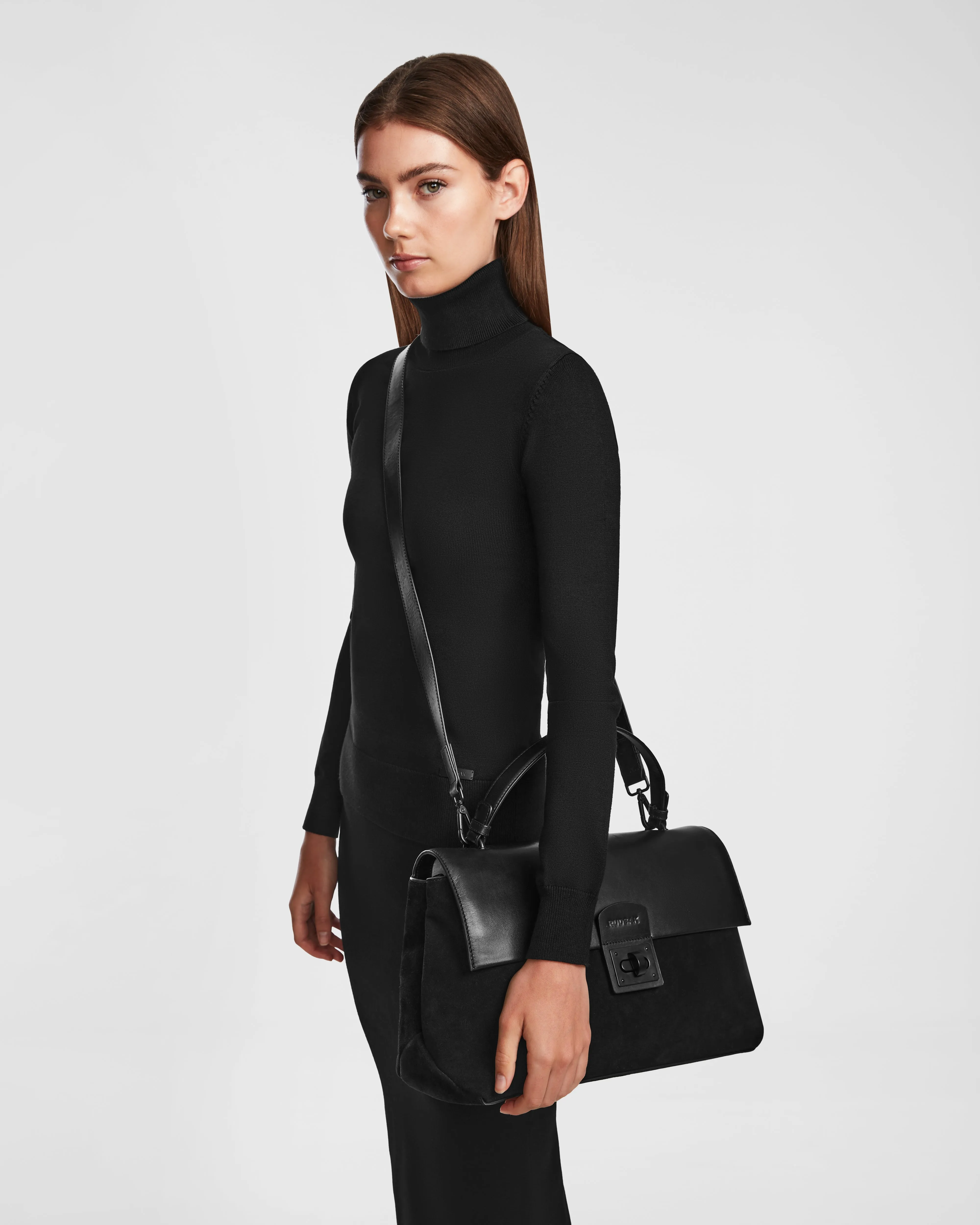 ESMA - 8324519 Black