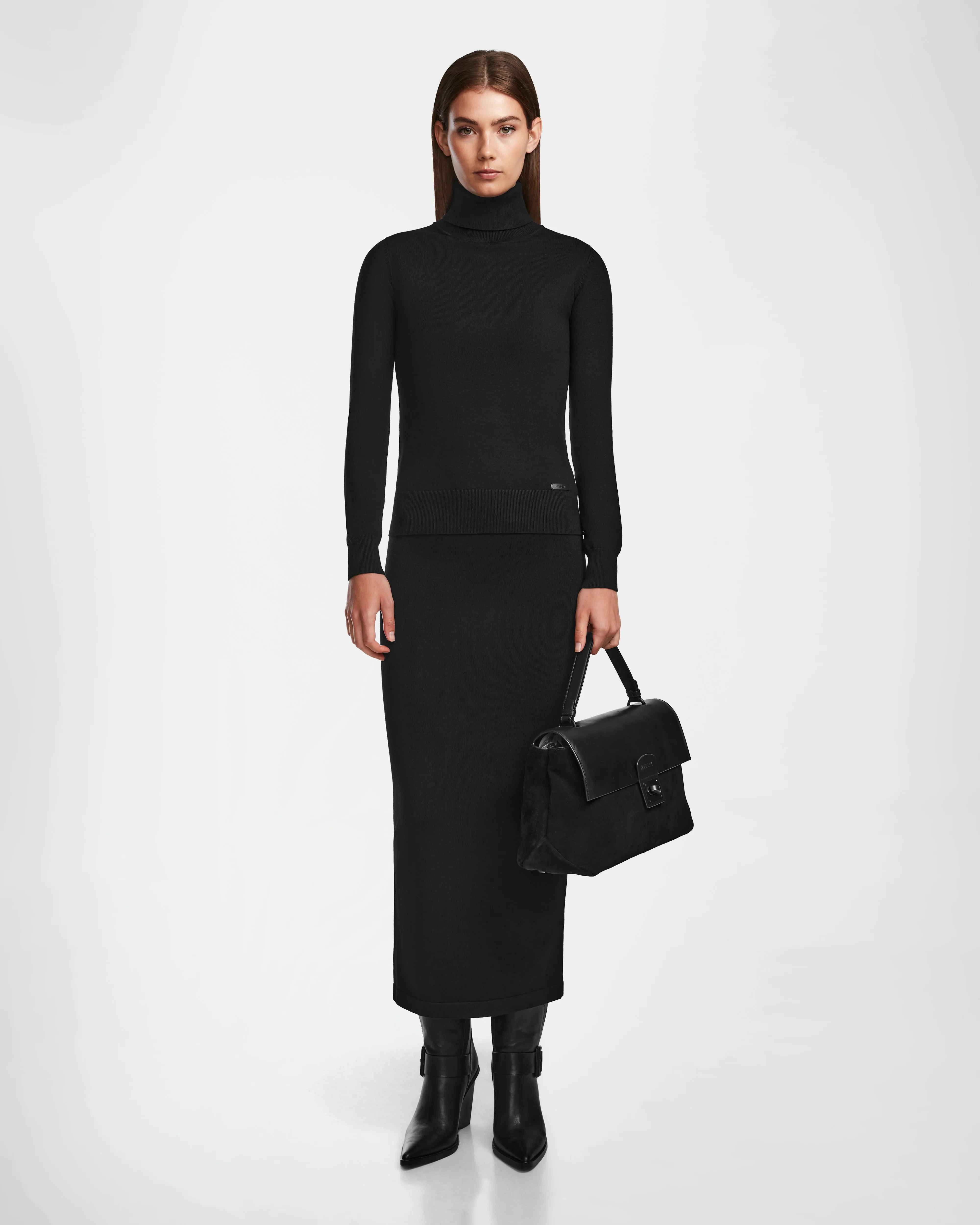 ESMA - 8324519 Black