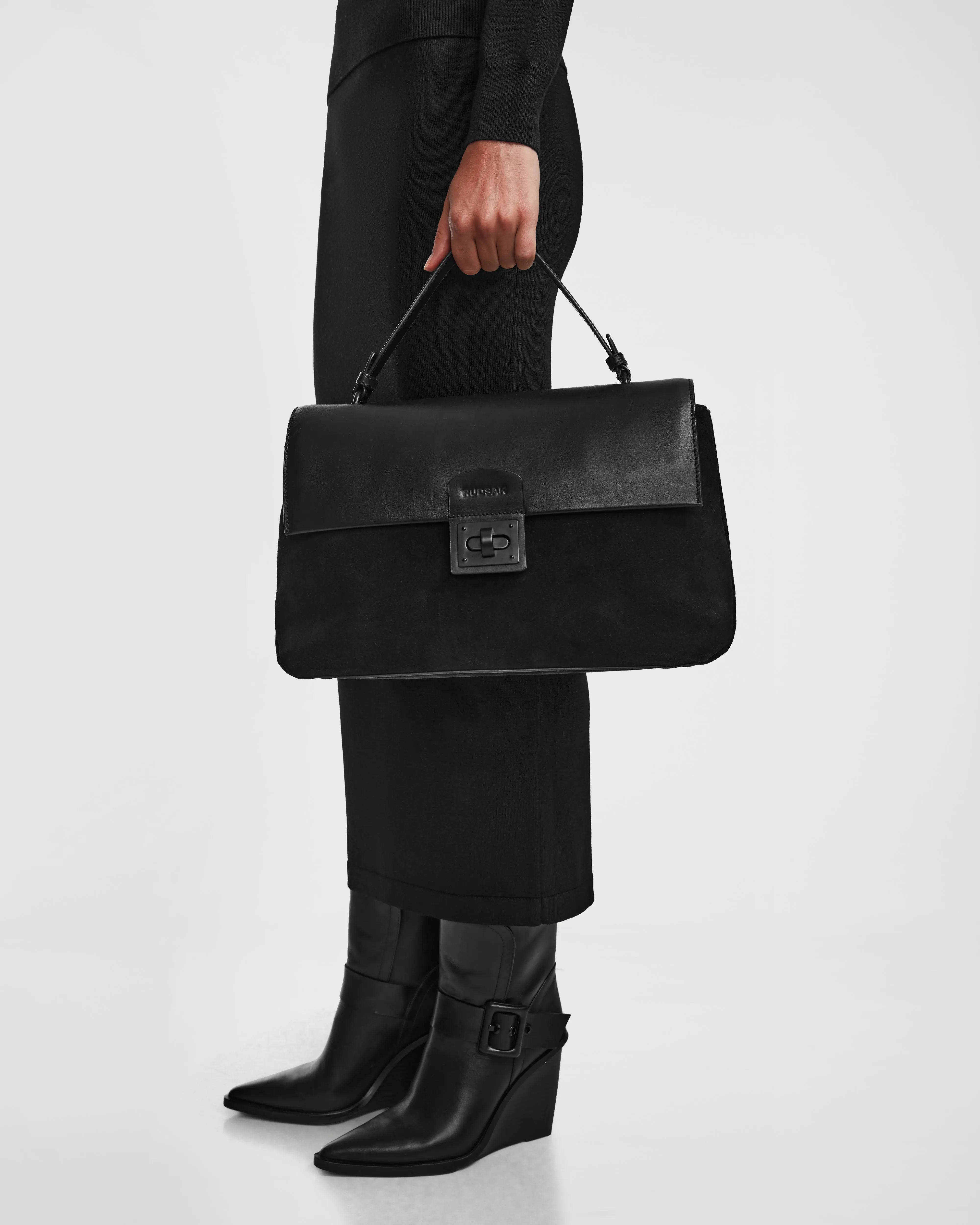 ESMA - 8324519 Black
