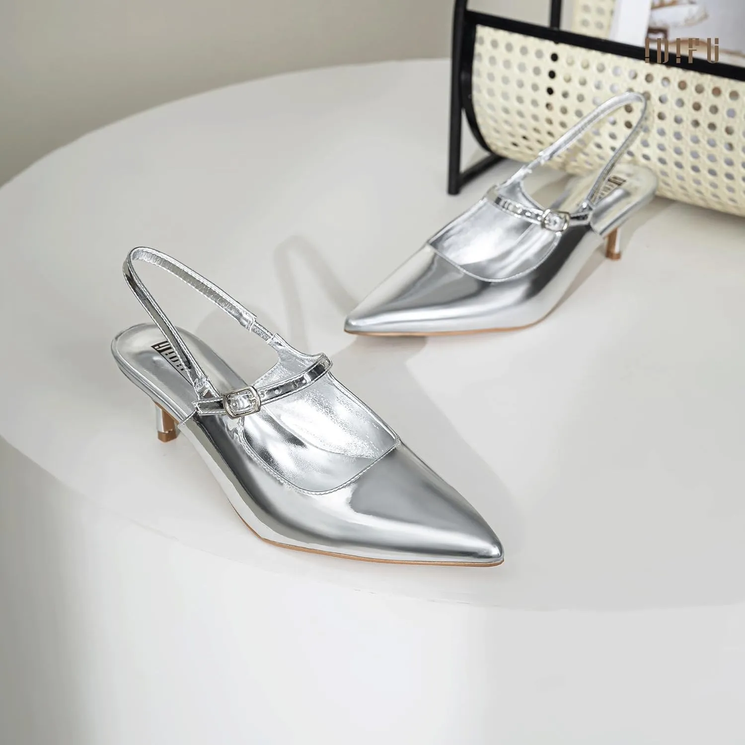 IDIFU IN2 Low Kitten Slingback Closed Toe Heels Pumps Wedding Bridal Prom Party Work Office Dress Shoes for Women Comfortable Dressy Formal Short Small Pointed Toe Heels
