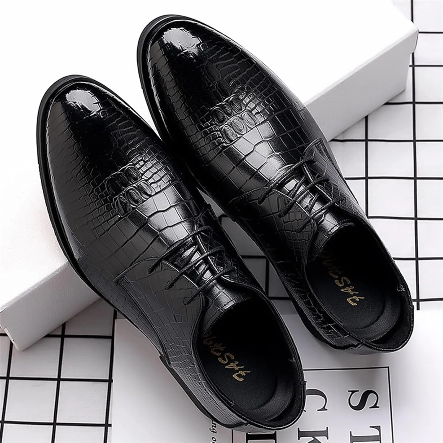 Single Season Oxford Shoes for Men Lace Up Crocodile Embossed Burnished Toe Derby Shoes Vegan Leather Block Heel Rubber Sole Low Top Non Slip Resistant Prom Very Popular Among Young peopl